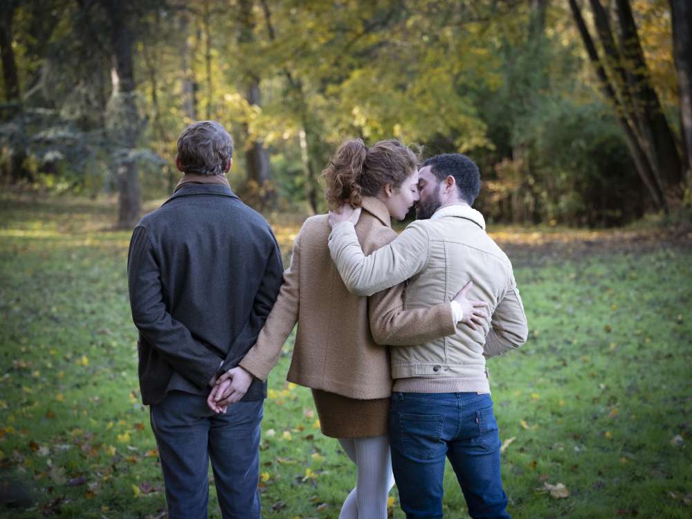 LES CHOSES QU'ON DOT, LES CHOSES QU'ON FAIT. UN FILM DE EMMANUEL MOURET AVEC SUR CES PHOTOS NIELS SCHNEJDER, JENNATHIAM, GUILLAUME GOUIX LE 22 NOVEMBRE 2019 A GRISY-SUISNES,LAURENT DESMET CHEF OP, ...