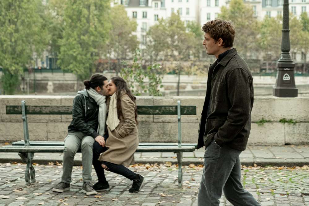 Les choses qu'on dit, les choses qu'on fait - Un film d'Emmanuel Mouret - Avec Niels Schneider (Maxime), Camélia Jordadana (Daphné), Vincent Macaigne (François), Emilie Dequenne (Louise), Jenna Thiam ...
